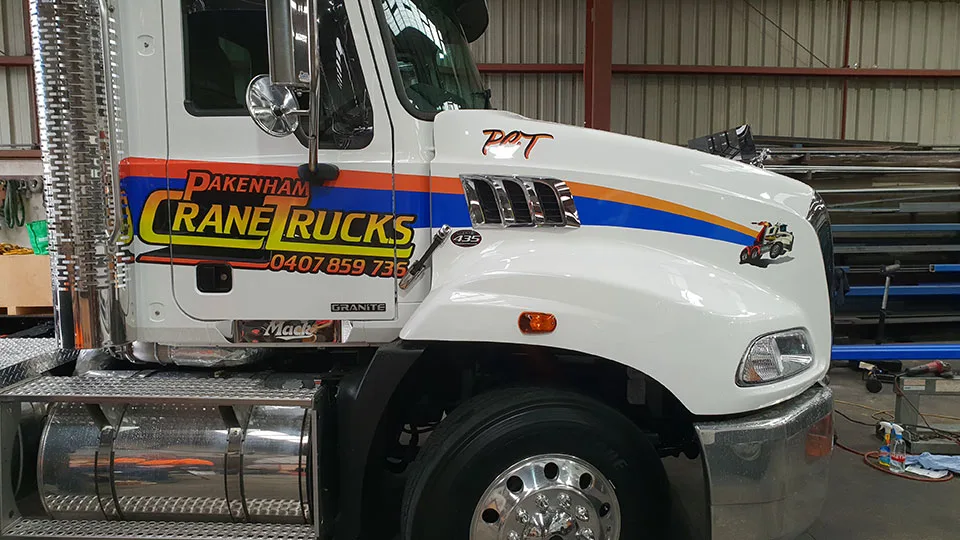 pakenham-crane-truck-mack-granite Professional Truck Signage | BENHER Melbourne - BENHER