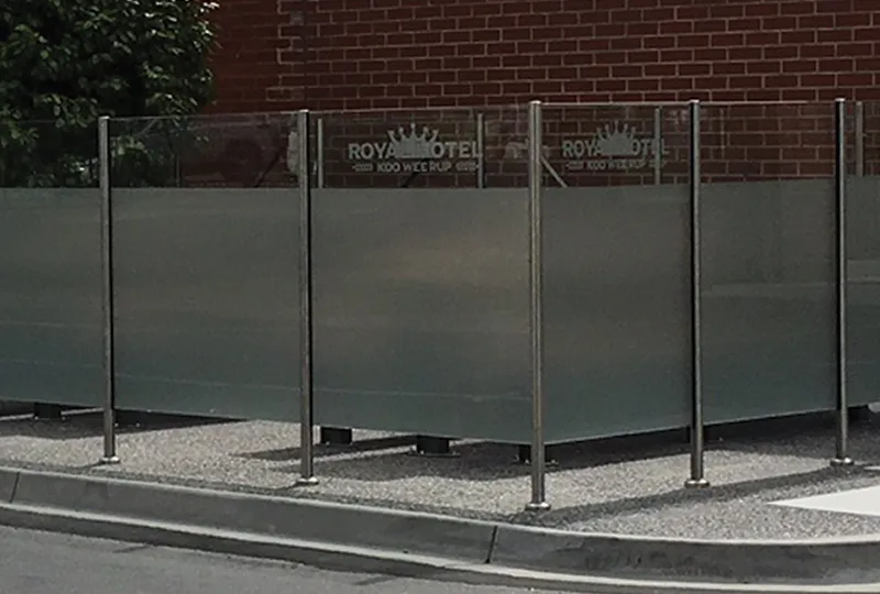 royal-hotel-koo-wee-rup-outdoor-privacy-glass Benher Officer Signs - BENHER